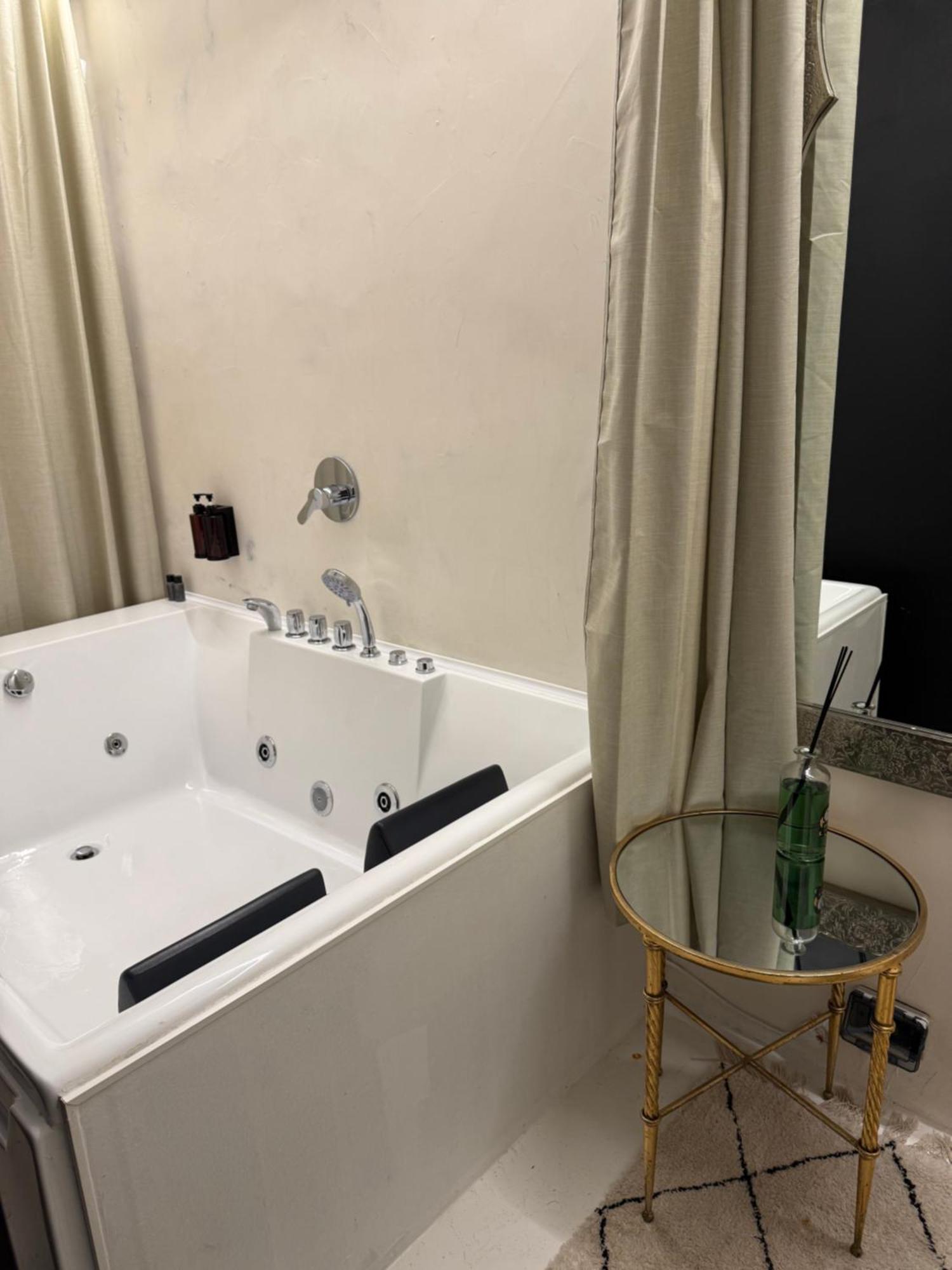 Les Chambres De Amelie B&B Bolonia Zewnętrze zdjęcie