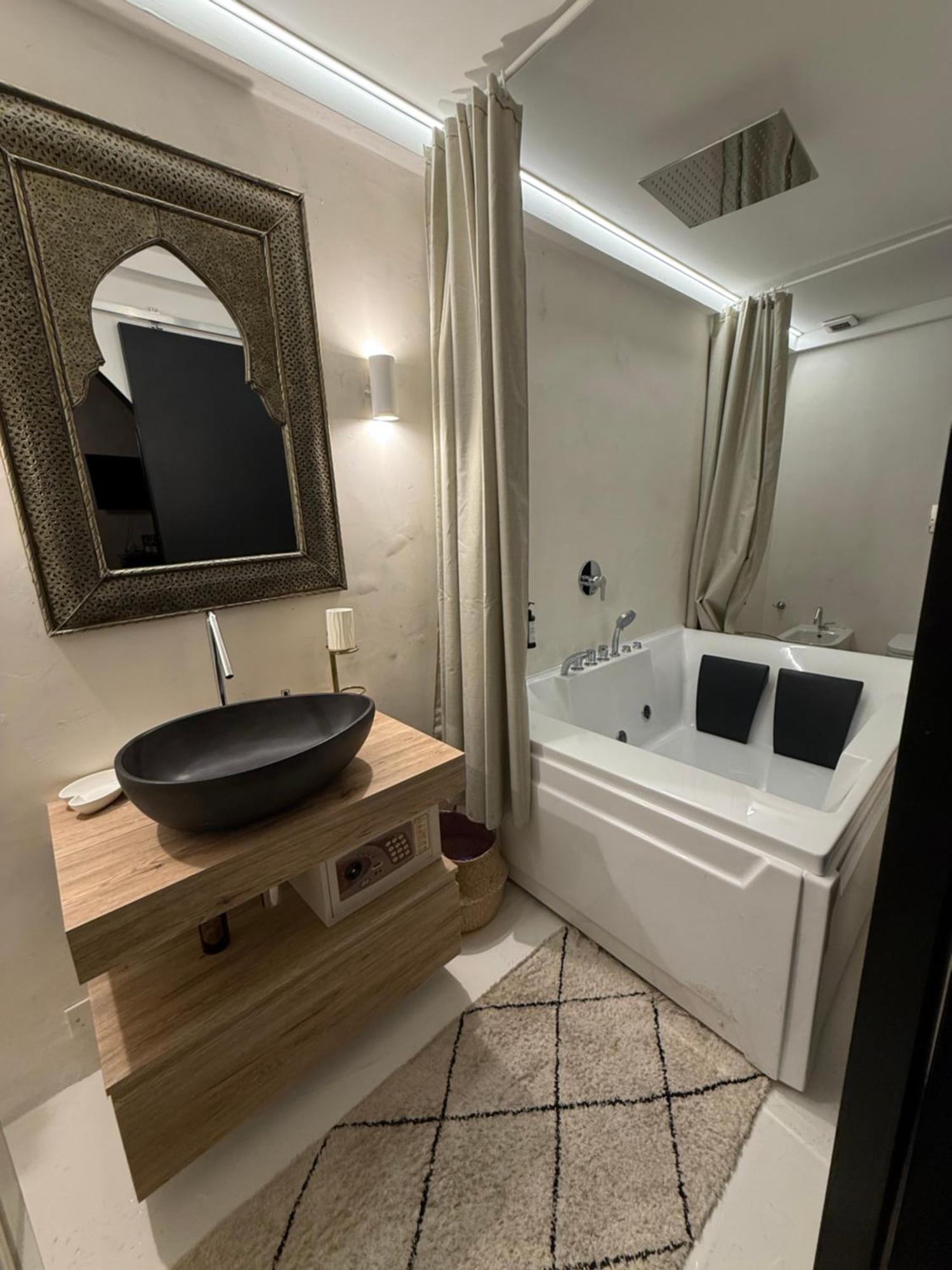 Les Chambres De Amelie B&B Bolonia Zewnętrze zdjęcie